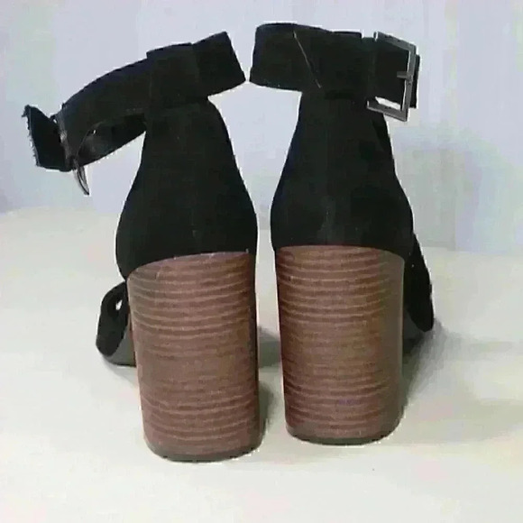 Universal Thread Black Shoe - Picture 3 of 5